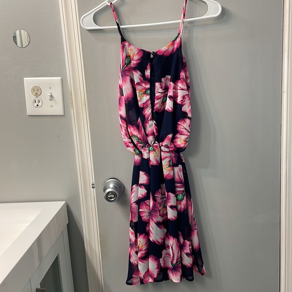 Peach Royal Floral Open Back Dress - Picture 2 of 5